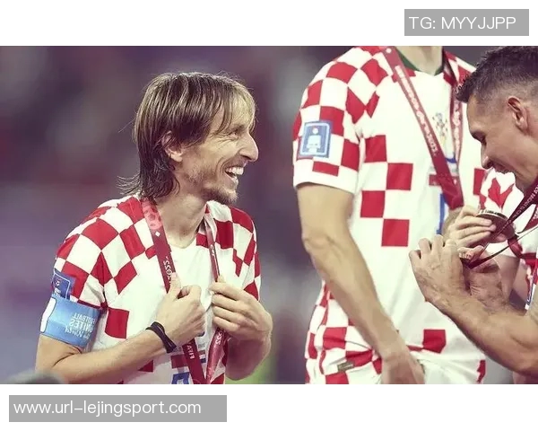 弗兰克热爱中国并称莫德里奇为克罗地亚足球的绝对领军人物 弗兰克热爱中国并称莫德里奇为克罗地亚足球的绝对领军人物