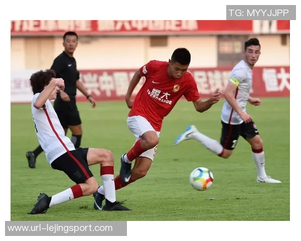 媒体人透露管子煜退学北大加盟广州下赛季将有机会在一线队出战 媒体人透露管子煜退学北大加盟广州下赛季将有机会在一线队出战