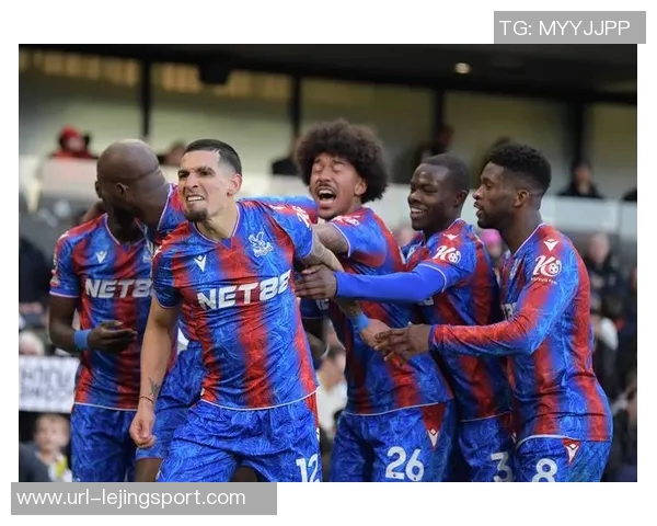 曼联小胜水晶宫全场数据分析射门与得分机会对比揭示比赛精彩瞬间 曼联小胜水晶宫全场数据分析射门与得分机会对比揭示比赛精彩瞬间