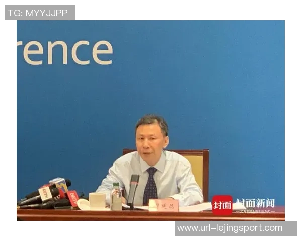 李平康无怨无悔支持球迷潘硕期望社会给予帮助减轻家庭负担